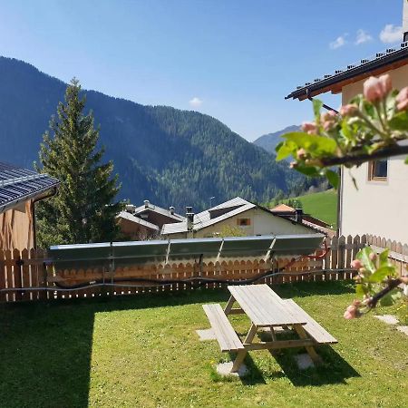 App Col Di Lana - Agriturismo La Majon Da Col Colle Santa Lucia Exterior photo