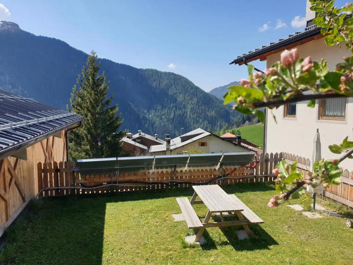 App Col Di Lana - Agriturismo La Majon Da Col Colle Santa Lucia Exterior photo